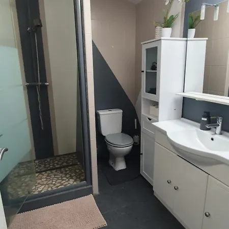 Сasa de vacaciones Le Cocon D'anna I Maison 124m2 Avec Piscine I Proche Bordeaux I Jusqu'a 8 Voyageurs Peujard